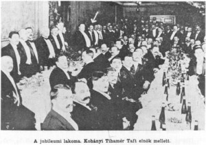 20th anniversary banquet of hte Hungarian-language newspaper, Szabadsag. President Howard Taft and Kohanyi are emphasized by the arrows. (Click for larger) 