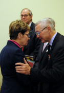 Dr. Imre Nemeth congratulating Marcy Kaptur on her Lajos Kossuth Award